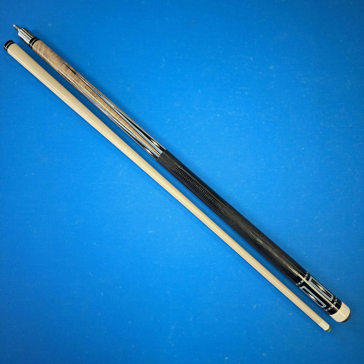 J. Pechauer Playing Cue - P16-R