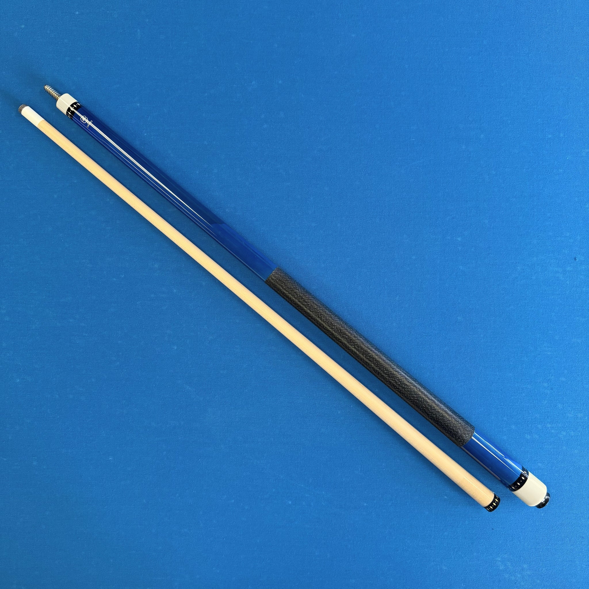McDermott Lucky Playing Cue - L07