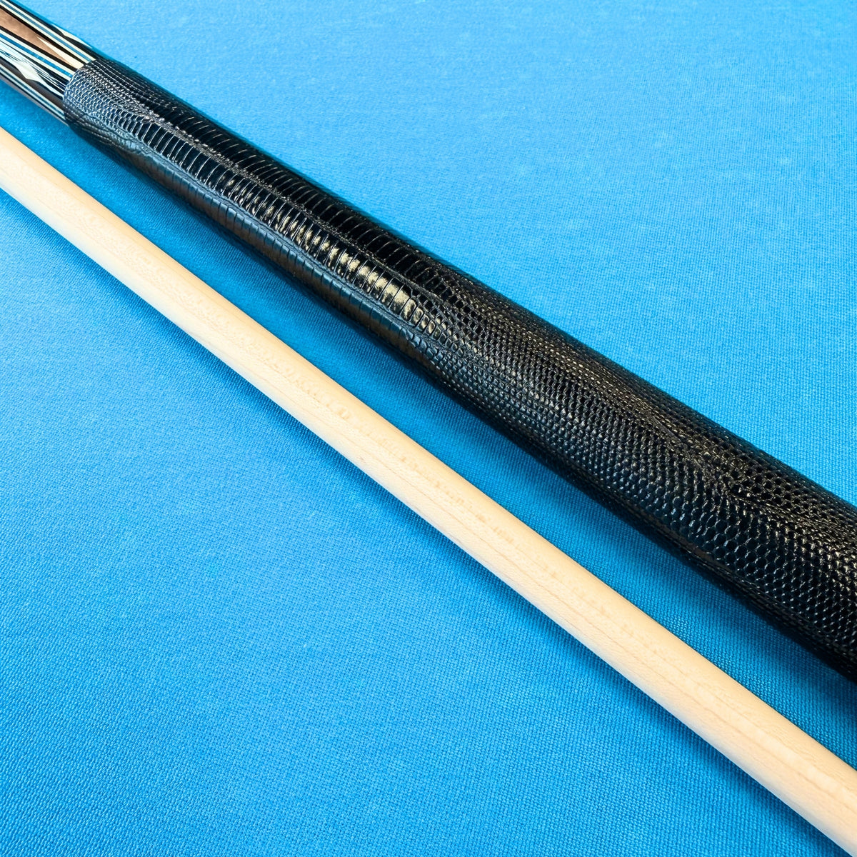 J. Pechauer Playing Cue - P16-R