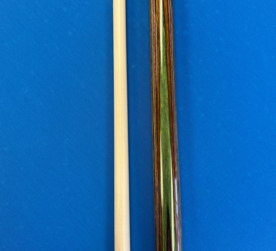 Jacoby Playing Cue - Flat Laminate/ Maroon and Green