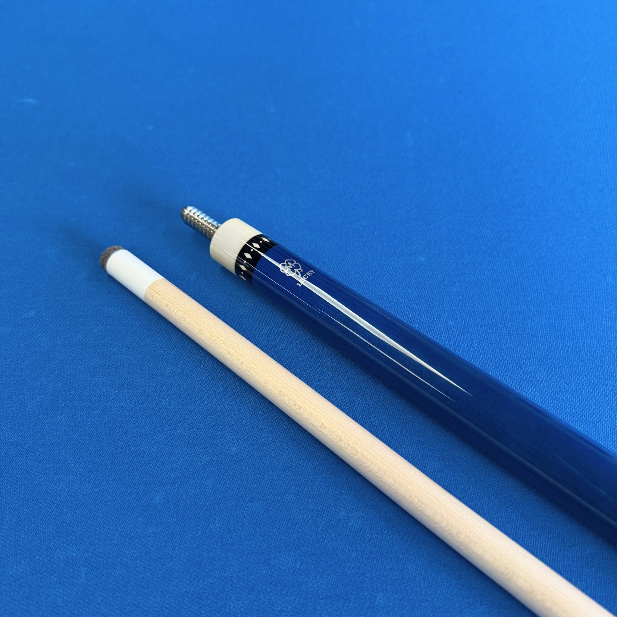 McDermott Lucky Playing Cue -  L07