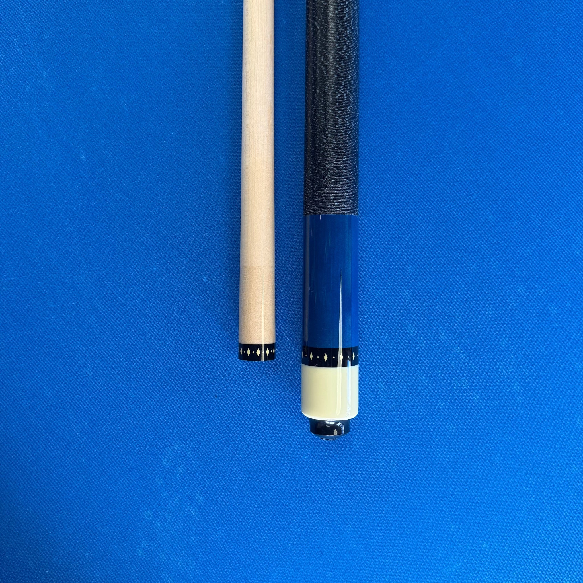 McDermott Lucky Playing Cue -  L07